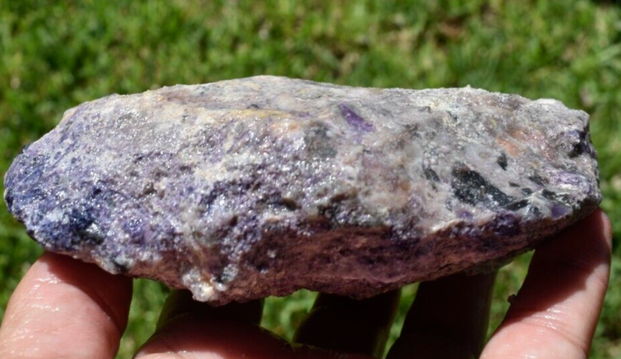 0.84 lb AAA+ Rough Tiffany Stone (R-PTR)