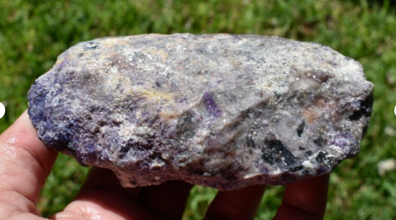 0.84 lb AAA+ Rough Tiffany Stone (R-PTR)